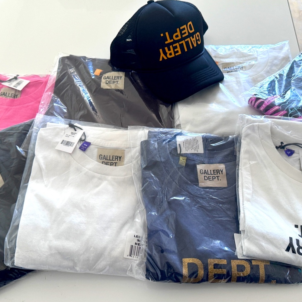 VARIOUS GALLERTY DEPT TEES